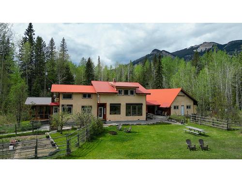 2400 Holmes-Deakin Road, Golden, BC 