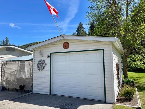 16 - 1500 Neimi Road, Christina Lake, BC - Outdoor With Exterior