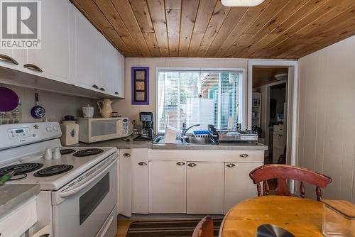 51900 Lloyd Drive, Prince George, BC - Indoor Photo Showing Kitchen With Double Sink