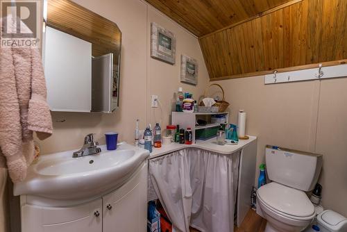 51900 Lloyd Drive, Prince George, BC - Indoor Photo Showing Bathroom