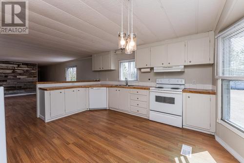 51900 Lloyd Drive, Prince George, BC - Indoor Photo Showing Kitchen