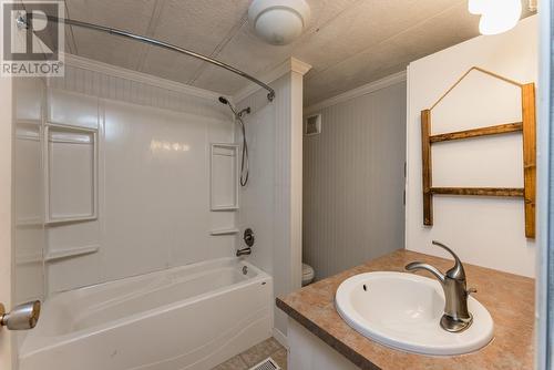 51900 Lloyd Drive, Prince George, BC - Indoor Photo Showing Bathroom