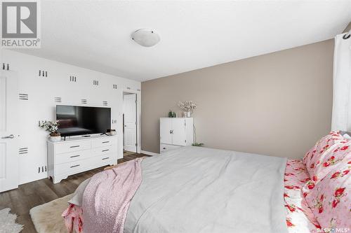 1223 Maybery Crescent, Moose Jaw, SK - Indoor Photo Showing Bedroom