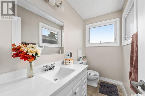 1223 Maybery Crescent, Moose Jaw, SK - Indoor Photo Showing Bathroom