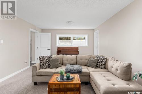 1223 Maybery Crescent, Moose Jaw, SK - Indoor Photo Showing Living Room