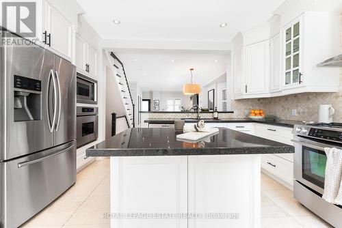 258 Willow Avenue S, Toronto, ON - Indoor Photo Showing Kitchen With Upgraded Kitchen