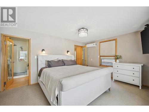 661 Lakeview  Road, Windermere, BC - Indoor Photo Showing Bedroom