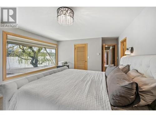 661 Lakeview  Road, Windermere, BC - Indoor Photo Showing Bedroom