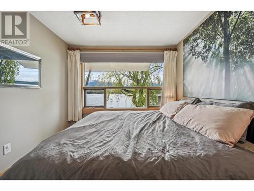 661 Lakeview  Road, Windermere, BC - Indoor Photo Showing Bedroom