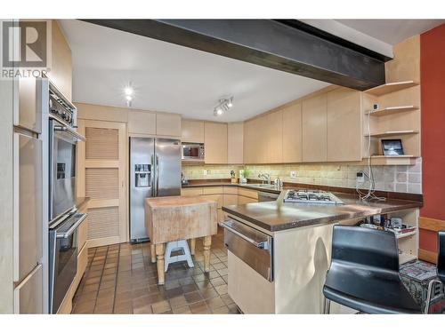 661 Lakeview  Road, Windermere, BC - Indoor Photo Showing Kitchen