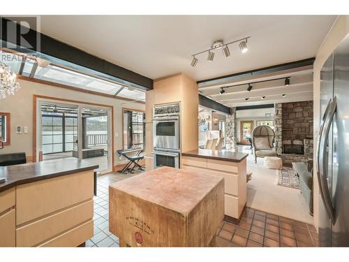 661 Lakeview  Road, Windermere, BC - Indoor Photo Showing Kitchen