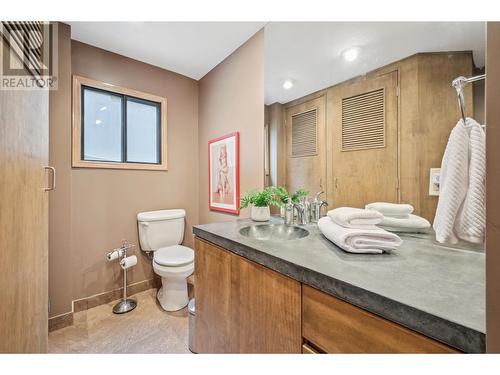 661 Lakeview  Road, Windermere, BC - Indoor Photo Showing Bathroom