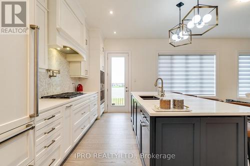 1261 Queens Plate Road, Oakville, ON - Indoor Photo Showing Kitchen With Double Sink With Upgraded Kitchen