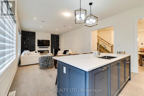 1261 Queens Plate Road, Oakville, ON - Indoor Photo Showing Kitchen With Double Sink