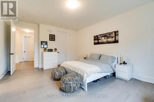 1261 Queens Plate Road, Oakville, ON - Indoor Photo Showing Bedroom