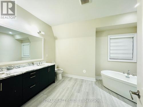36 - 26 Lunar Crescent, Mississauga, ON - Indoor Photo Showing Bathroom