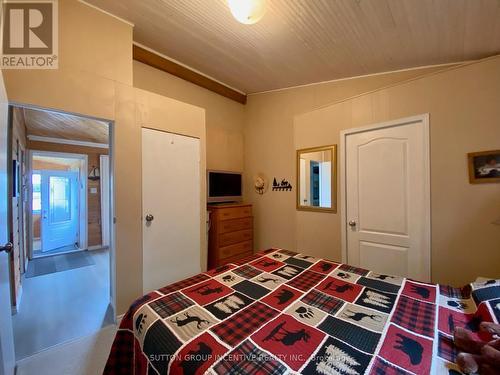 1305 Staunton Road, Bracebridge, ON - Indoor Photo Showing Bedroom