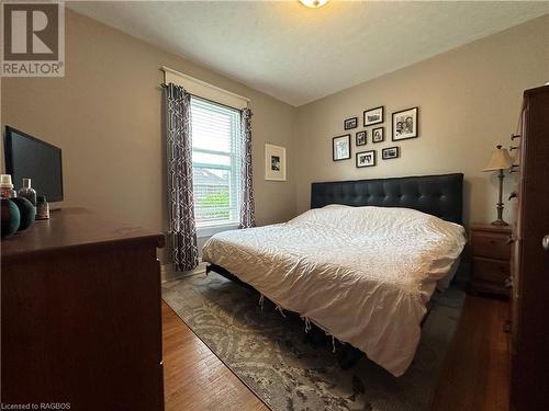 295 9Th Street, Hanover, ON - Indoor Photo Showing Bedroom