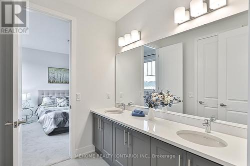 116 Sikura Circle, Aurora, ON - Indoor Photo Showing Bathroom