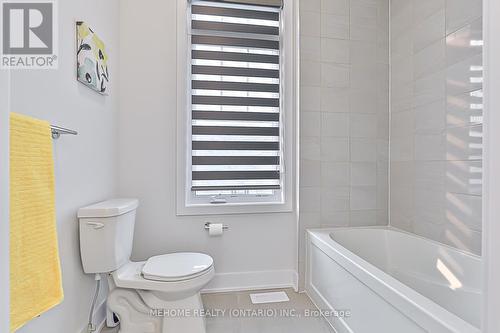 116 Sikura Circle, Aurora, ON - Indoor Photo Showing Bathroom