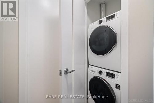 1601 - 357 King Street W, Toronto C01, ON - Indoor Photo Showing Laundry Room