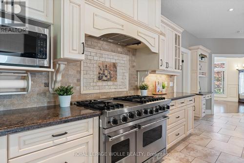 27 Mcdougall Road, Waterloo, ON - Indoor Photo Showing Kitchen With Upgraded Kitchen