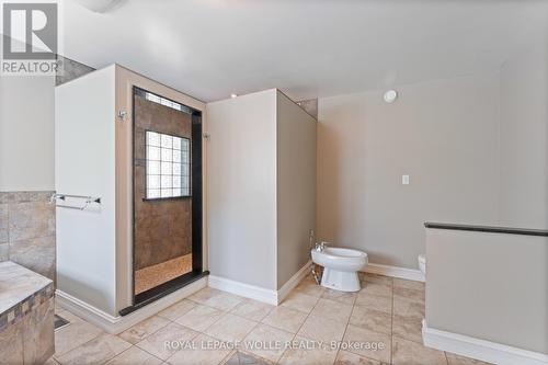 27 Mcdougall Road, Waterloo, ON - Indoor Photo Showing Bathroom
