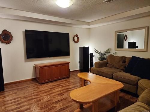 219 Sunningdale Rd East, Qualicum Beach, BC - Indoor Photo Showing Living Room
