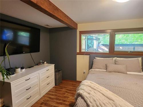 219 Sunningdale Rd East, Qualicum Beach, BC - Indoor Photo Showing Bedroom