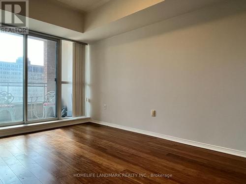 909 - 887 Bay Street E, Toronto, ON - Indoor Photo Showing Other Room