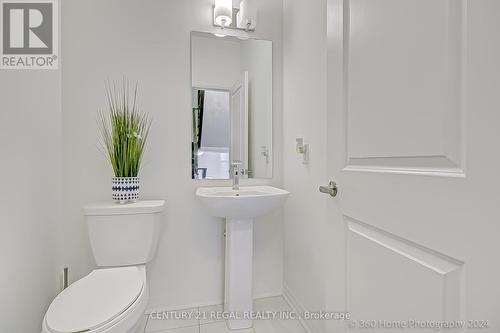 18 Totten Trail, New Tecumseth, ON - Indoor Photo Showing Bathroom