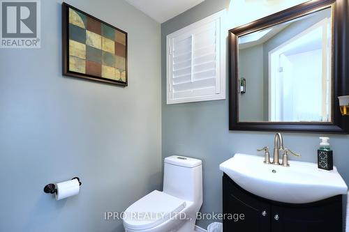 18 Tawnberry Circle, Brampton, ON - Indoor Photo Showing Bathroom