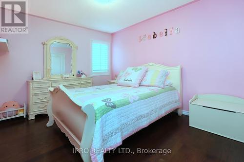 18 Tawnberry Circle, Brampton, ON - Indoor Photo Showing Bedroom