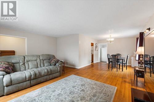 13216 Loyalist Parkway, Prince Edward County, ON - Indoor Photo Showing Living Room