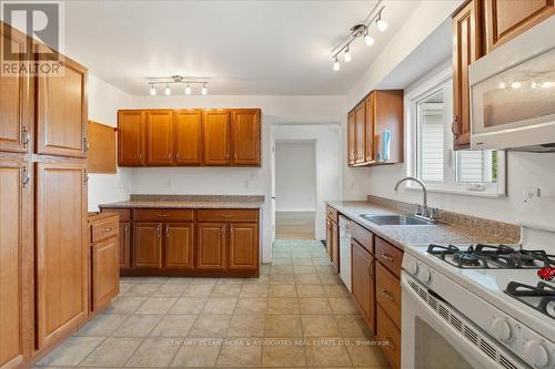 13216 Loyalist Parkway, Prince Edward County, ON - Indoor Photo Showing Kitchen