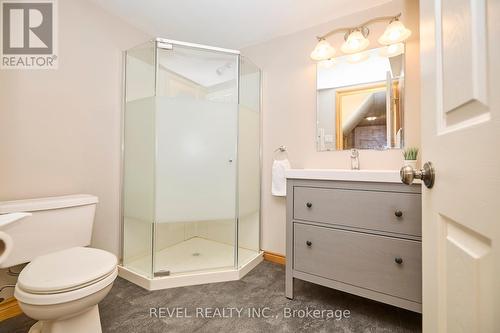 139 Woodrow Street, St. Catharines, ON - Indoor Photo Showing Bathroom