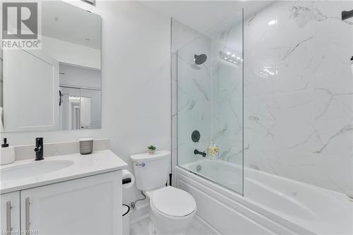 247 Northfield Drive E Unit# 504, Waterloo, ON - Indoor Photo Showing Bathroom