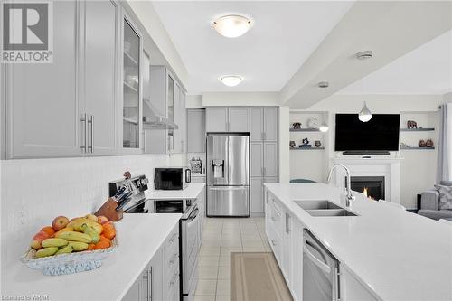39 Reistwood Drive, Kitchener, ON - Indoor Photo Showing Kitchen With Double Sink With Upgraded Kitchen