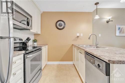 763 Cedar Creek Drive Unit#G, Ottawa, ON - Indoor Photo Showing Kitchen With Double Sink