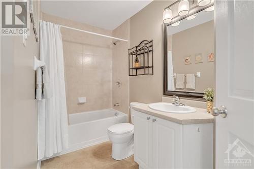 763 Cedar Creek Drive Unit#G, Ottawa, ON - Indoor Photo Showing Bathroom
