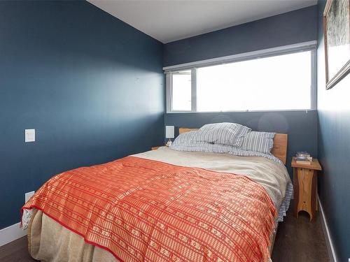 910-1090 Johnson St, Victoria, BC - Indoor Photo Showing Bedroom