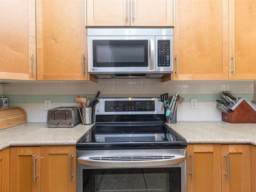 2403 Snowden Pl, Sooke, BC - Indoor Photo Showing Kitchen