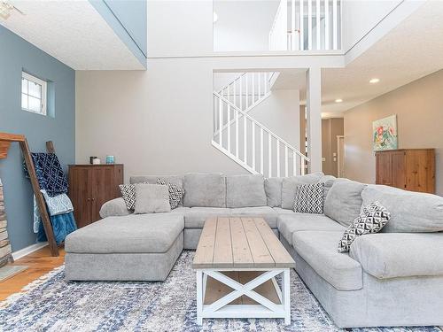 2403 Snowden Pl, Sooke, BC - Indoor Photo Showing Living Room