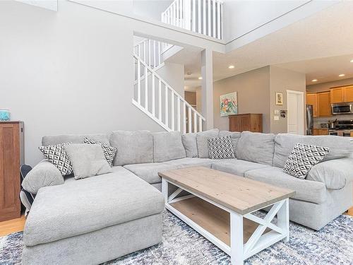 2403 Snowden Pl, Sooke, BC - Indoor Photo Showing Living Room