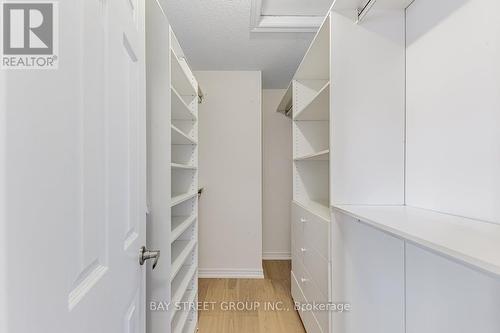 26 Bentoak Crescent, Vaughan, ON - Indoor With Storage