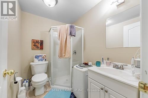 26 Bentoak Crescent, Vaughan, ON - Indoor Photo Showing Bathroom