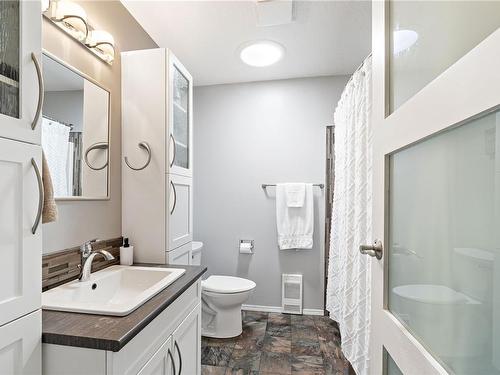 4260 Clubhouse Dr, Nanaimo, BC - Indoor Photo Showing Bathroom