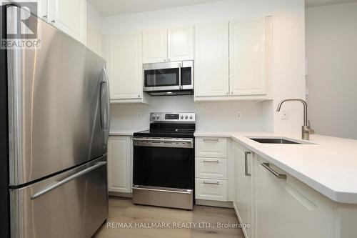 214 - 18 Yorkville Avenue, Toronto, ON - Indoor Photo Showing Kitchen With Stainless Steel Kitchen With Upgraded Kitchen