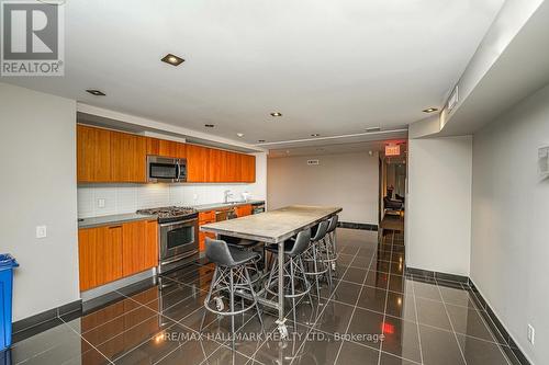 811 - 318 King Street E, Toronto, ON - Indoor Photo Showing Kitchen