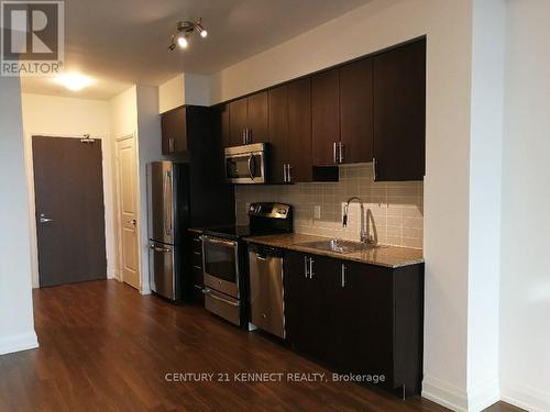 929 - 7161 Yonge Street, Markham, ON - Indoor Photo Showing Kitchen With Stainless Steel Kitchen